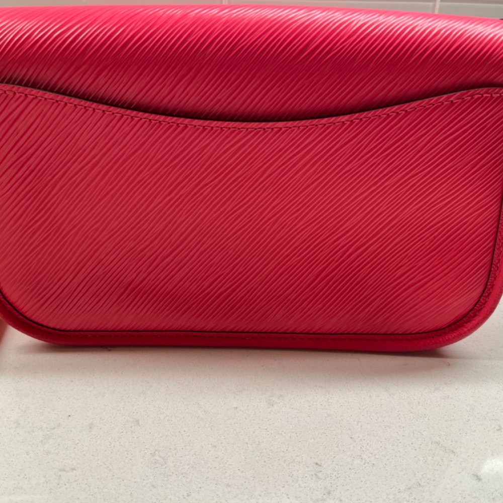 Louis Vuitton Buci Crossbody Bag Epi Leather - Picture 5 of 12